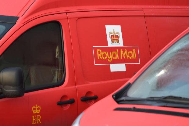 Die Mitarbeiter von Royal Mail beginnen mit dem Streik, da die Arbeiter später in diesem Monat weitere Maßnahmen ankündigen