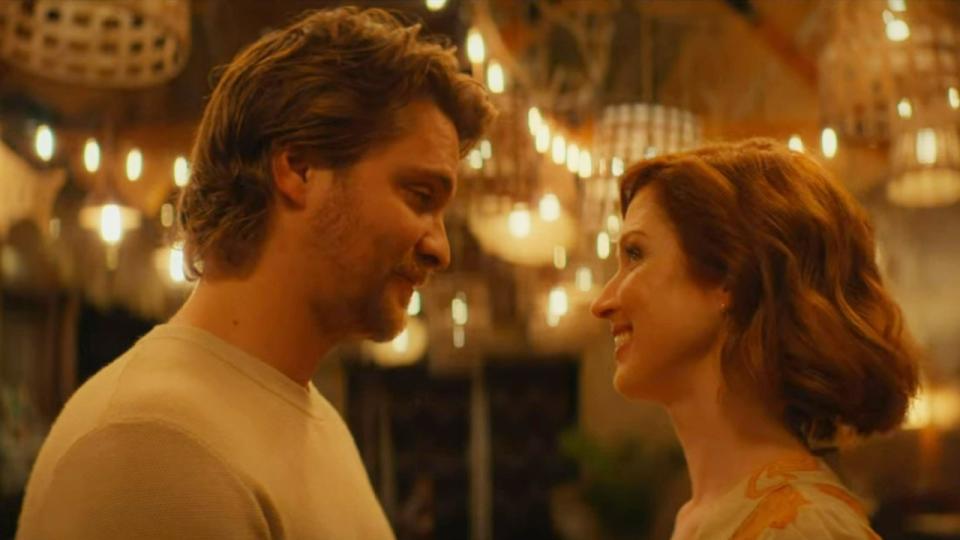 Luke Grimes and Ellie Kemper in Happiness for Beginners