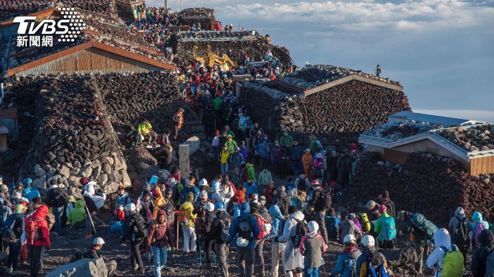 為了保護登山客的安全，富士山今年推出三大新措施。（示意圖／shutterstock 達志影像）