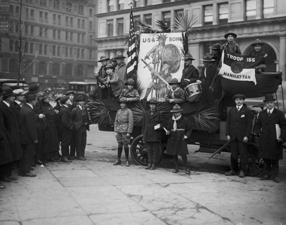 4) Boy Scouts (Including Dr. Seuss) Sold Liberty Bonds During WWI