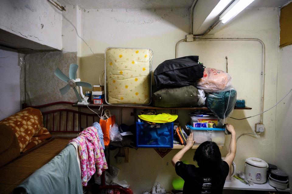 香港貧富懸殊嚴重，基層住屋問題是不爭的事實。 (Photo by ANTHONY WALLACE/AFP via Getty Images)