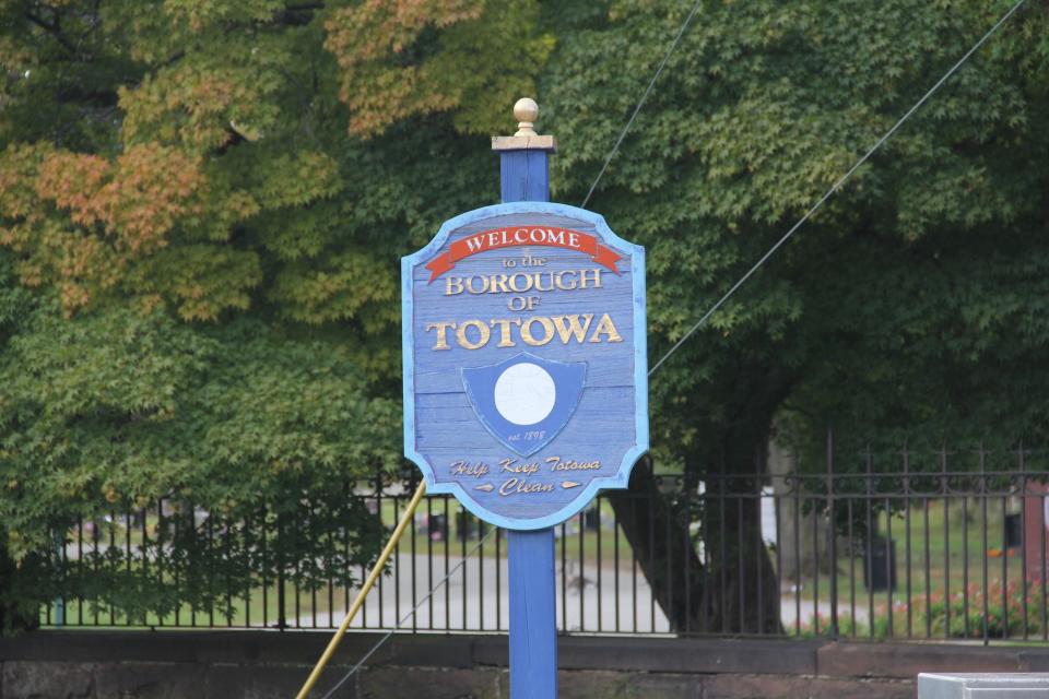 A sign for Totowa, New Jersey.