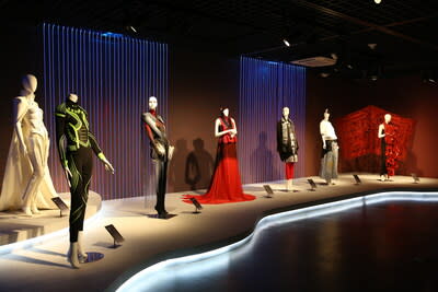 A new fashion exhibition opens at the National Silk Museum of China (PRNewsfoto/National Silk Museum of China)