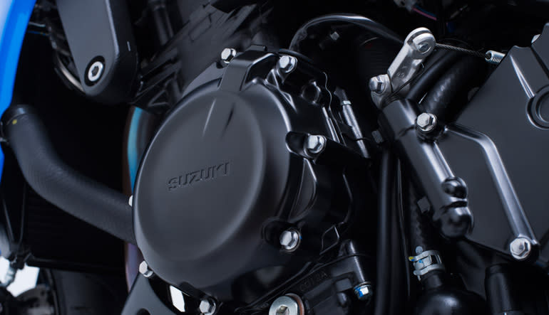 2016_GSX-S1000_Details_3205