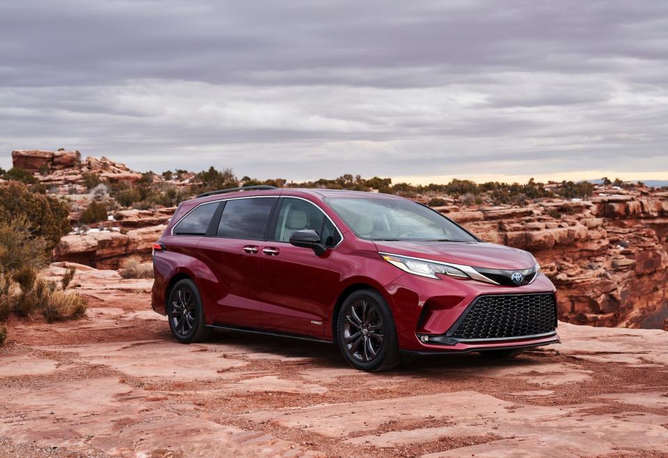 Toyota 2021 Sienna small