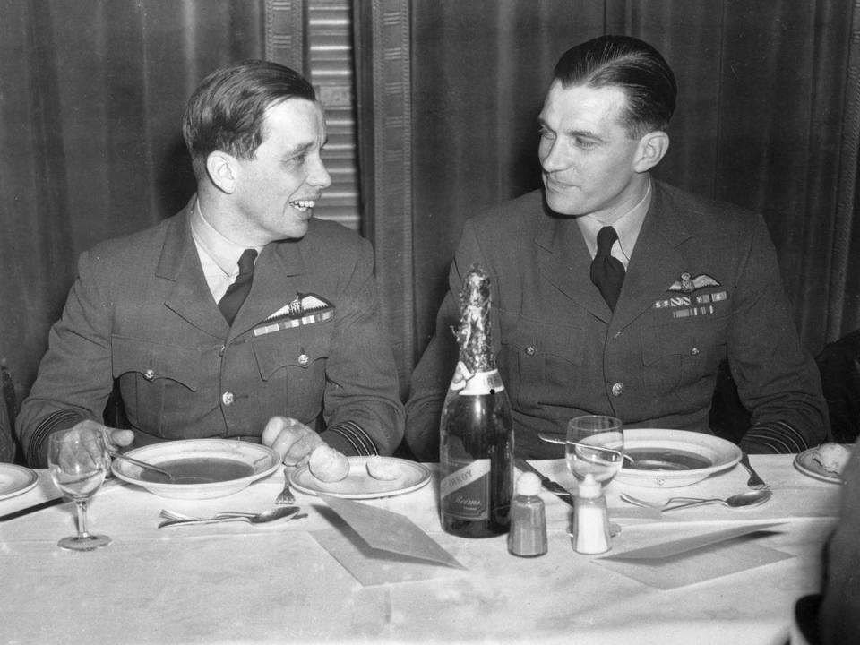 Johnson, right,  at an RAF reunion in 1946 (Getty)