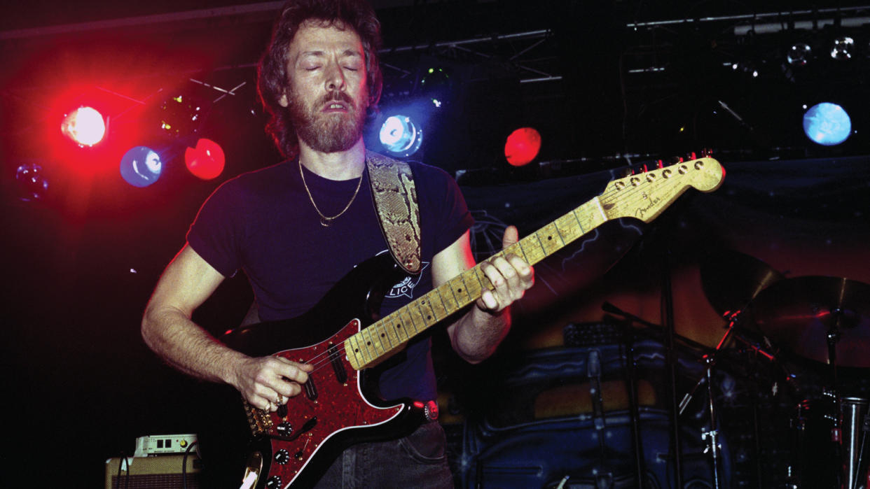  Mandel performs during the South Bay Blues Awards in Santa Clara, California, November 15, 1992. 