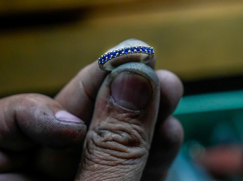 A Rosecliff sapphire ring, one of Haverhill's most popular styles.