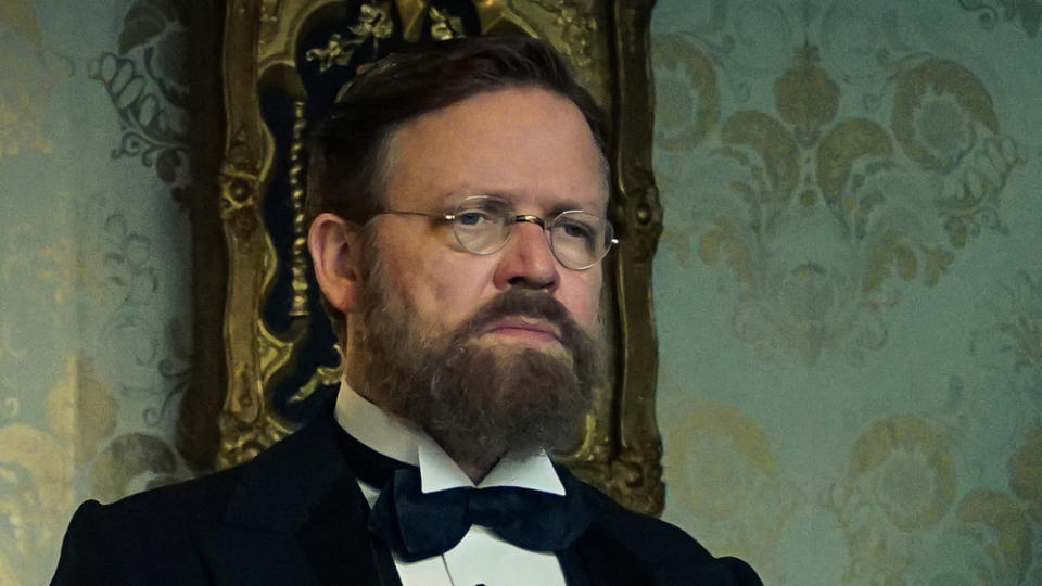 Justus von Dohnányi spielt den berühmten Professor Robert Koch