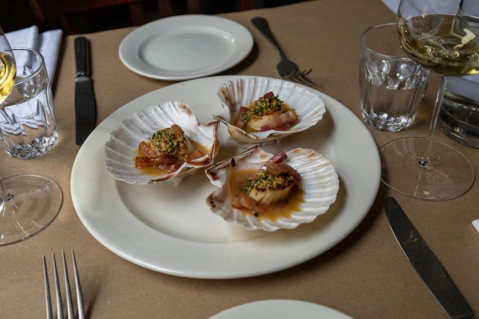 Scallops with bacon (Adrian Lourie)