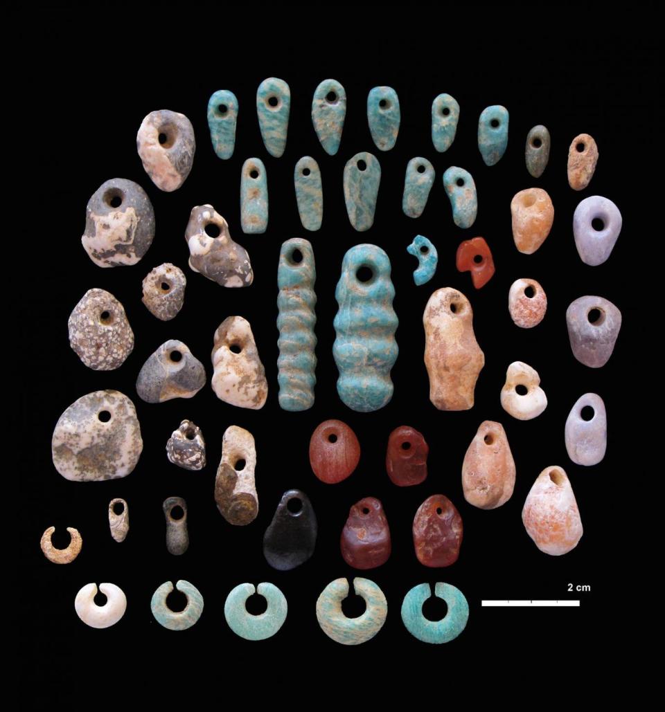 Stone pendants and earrings from the communal cemetery of Lothagam North, Kenya (Carla Klehm)