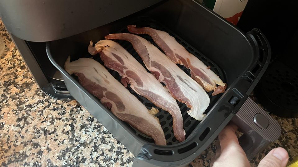 How to cook bacon in an air fryer