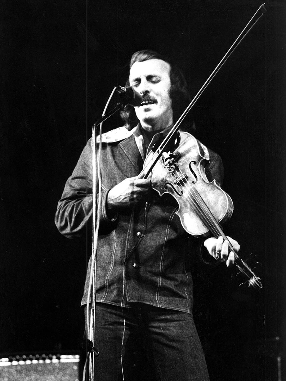 Floyd August “Gib” Guilbeau was a pioneering Cajun country-rock musician/songwriter and former member of Nashville West, Swampwater, and the Flying Burrito Brothers. He died on April 12 at age 78. (Photo: Getty)