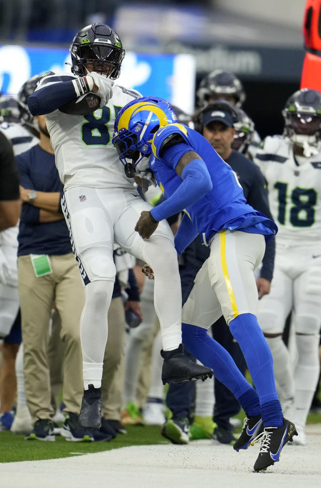 Geno Smith hits Metcalf for late TD, Seahawks top Rams 27-23 - The San  Diego Union-Tribune