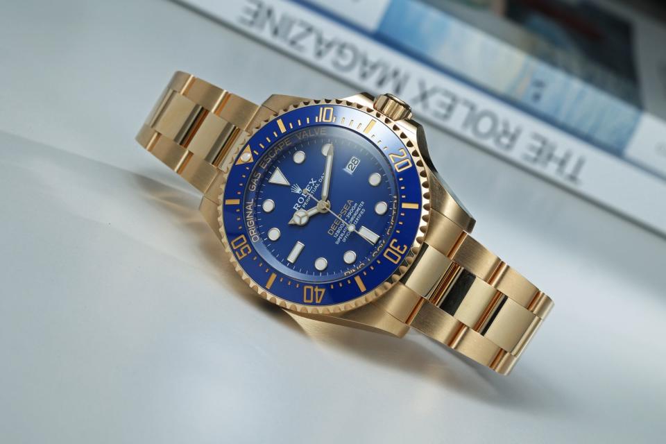 Deepsea，44mm 18K黃金錶殼，裝載3235自動上鍊機芯，定價NT$1,854,500。