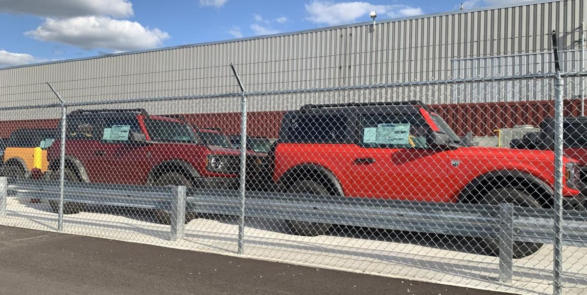 Bronco hardtops are ready, Ford reportedly tries to placate irate customers  with booze - CNET