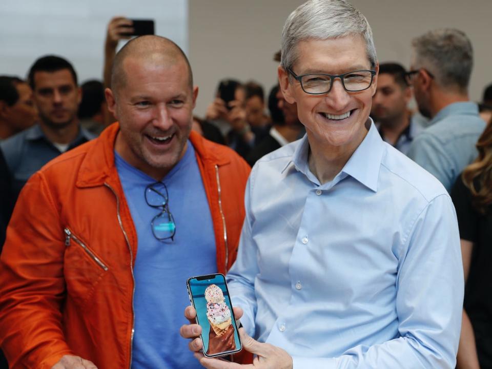 Jony Ive Tim Cook iPhone