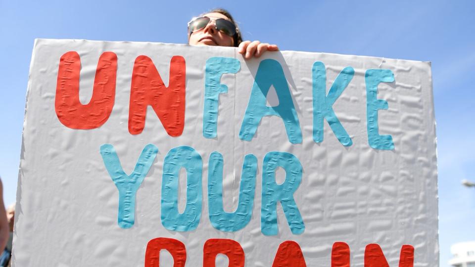 Die Demonstrantionen richten sich auch gegen die Rhetorik von US-Präsident Trump, der die Erderwärmung mehrfach als Schwindel bezeichnet hat. Foto: Arne Dedert