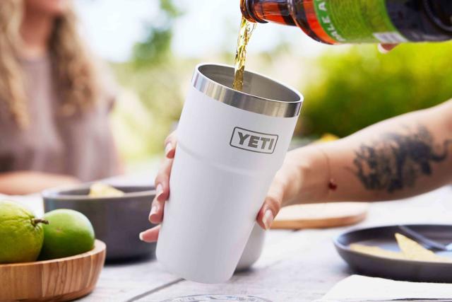 Yeti Rambler 16 oz Stackable Pint with Magslider Lid - Navy