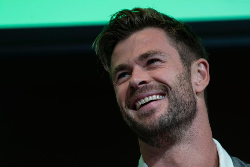 Chris Hemsworth hat bereits in zahlreichen Blockbustern mitgespielt und war 2019 in der "Men in Black"-Neuauflage zu sehen. Viel beschäftigt ist er aber vor allem als hammerschwingende Gottheit: Als "Thor" war bereits in acht Filmen des Marvel-Kino-Universum zu sehen. (Bild: Brook Mitchell/Getty Images)