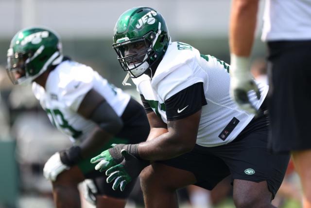 LOOK: Mekhi Becton joins Jets as minicamp starts on Tuesday