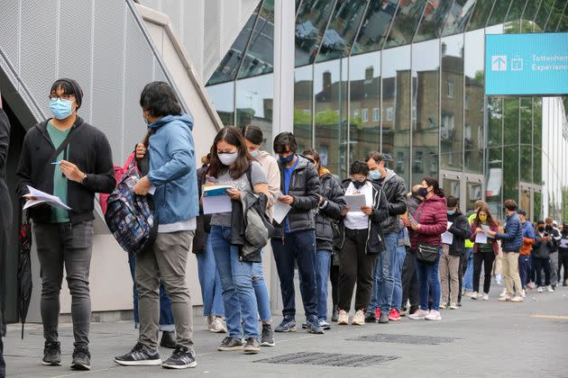 Young people queuing for the vaccine in London earlier this year (Photo: SOPA Images via Getty Images)