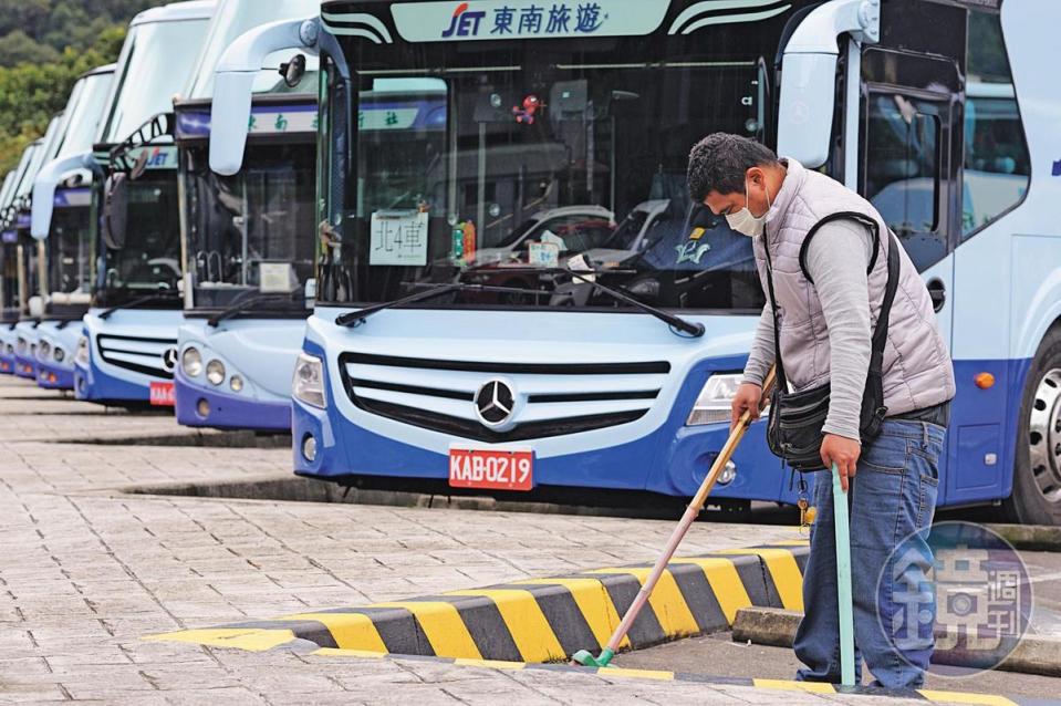 觀光苦哈哈　武漢肺炎疫情持續延燒，國內旅行社、遊覽車業者業績慘澹。