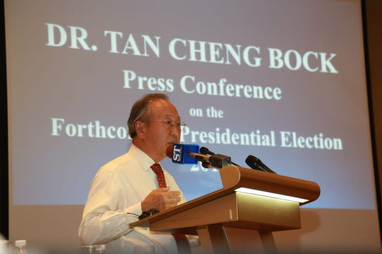Former presidential candidate Tan Cheng Bock at a press conference on 31 March 2017. (Photo: Amritpal Khaira/Yahoo Singapore)