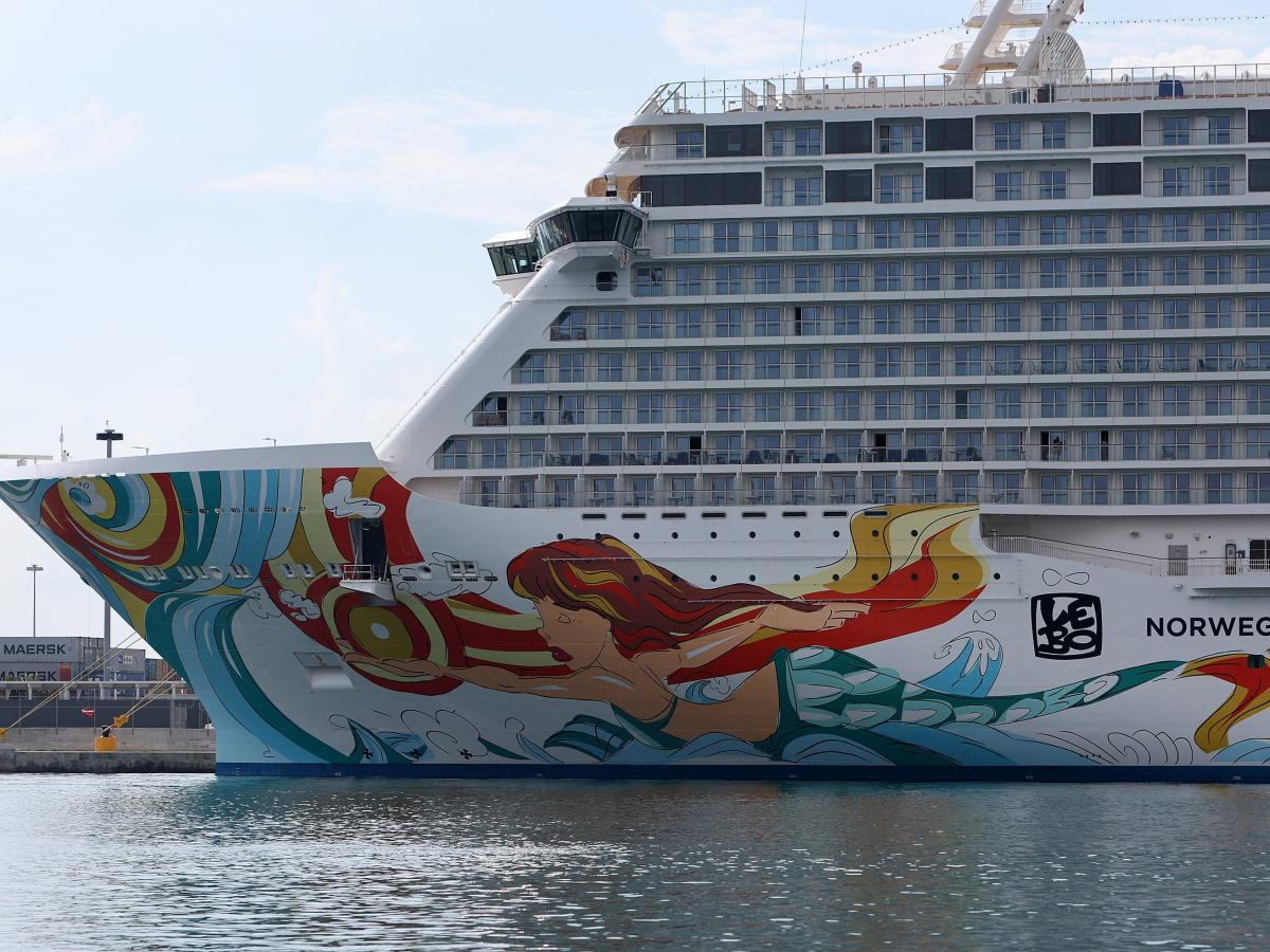 Norwegian Cruise Line says wealthy customers are still splashing out on cruise trips despite the sluggish economy