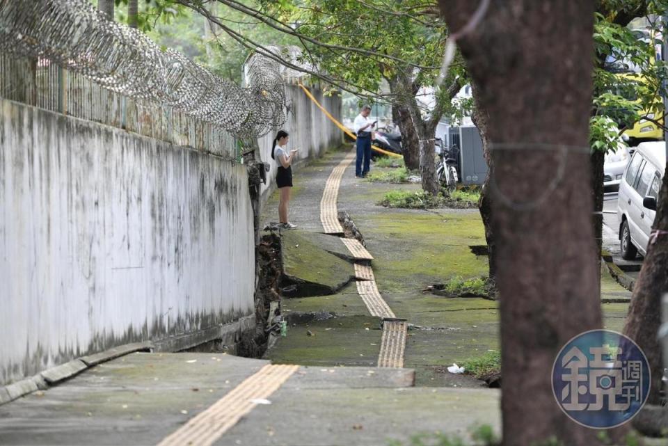 北市中山區大直街附近的工地疑似施工不慎，導致周遭街道及民宅出現龜裂下陷情況。