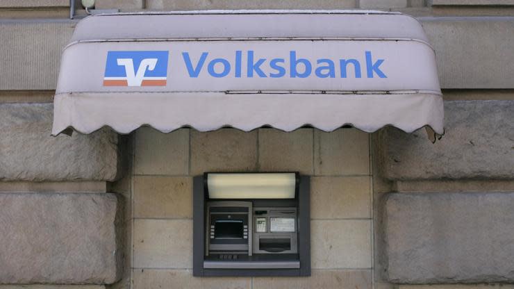 Im Streit zwischen der Volksbank Reutlingen und Verbraucherschützern um die Rechtmäßigkeit von Negativzinsen wurde ein Urteil gesprochen – mit Signalwirkung: Die dort verkündeten Negativzinsen sind nicht zulässig.