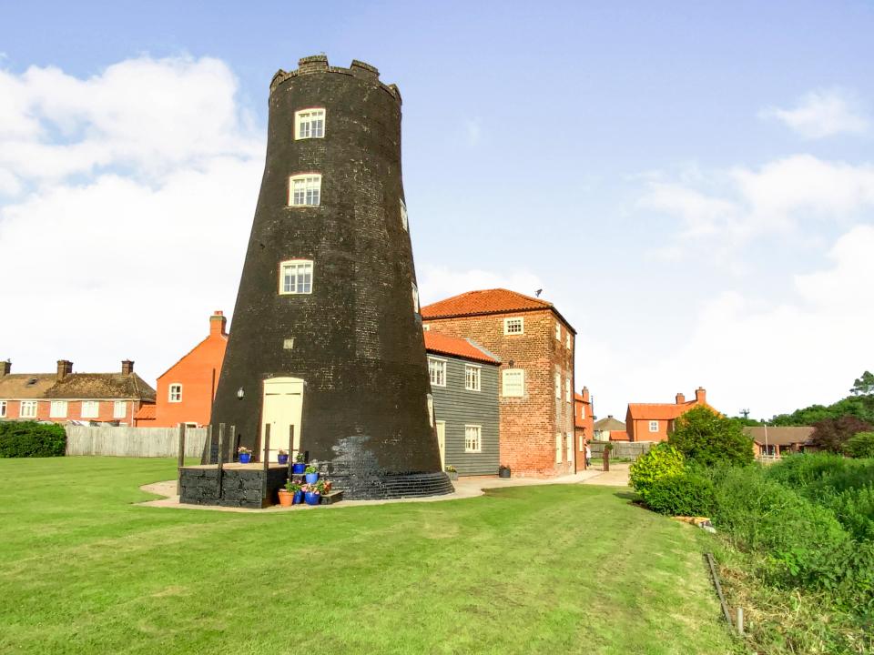 Converted windmill, Wainfleet, Lincolnshire. Photo: Purplebricks