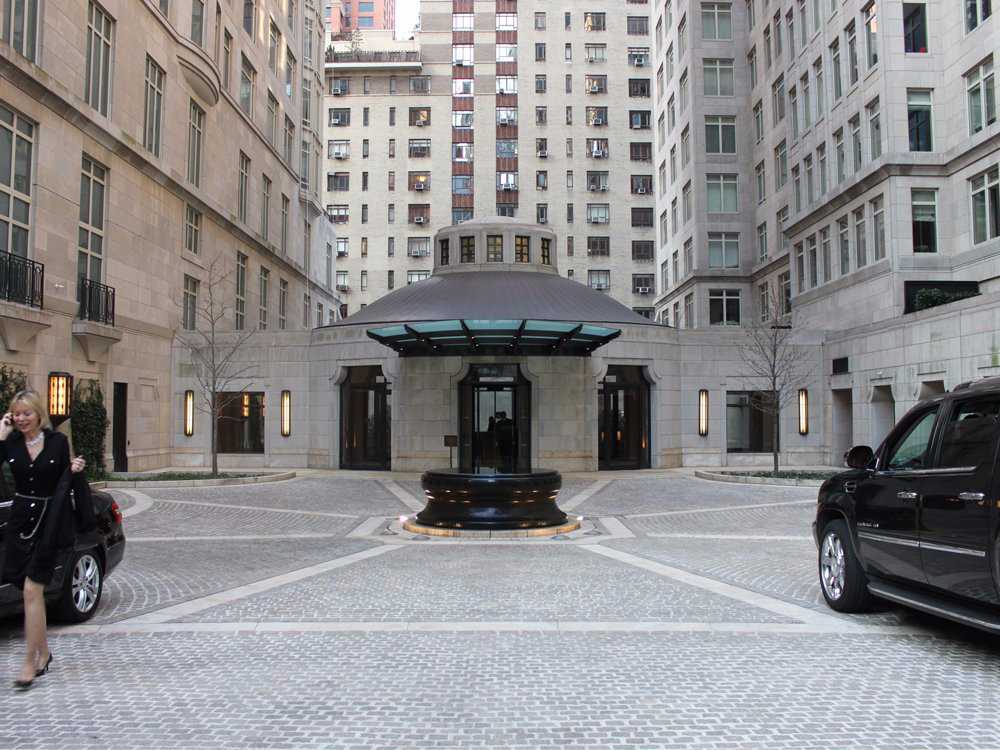 15 central park west driveway