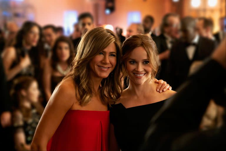 Jennifer Aniston y Reese Witherspoon en The Morning Show, serie original de Apple TV+