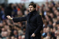 <p>Mauricio Pochettino warns his men to calm down </p>