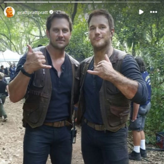 Tony McFarr y Chris Pratt en una foto de Instagram credit:Bang Showbiz