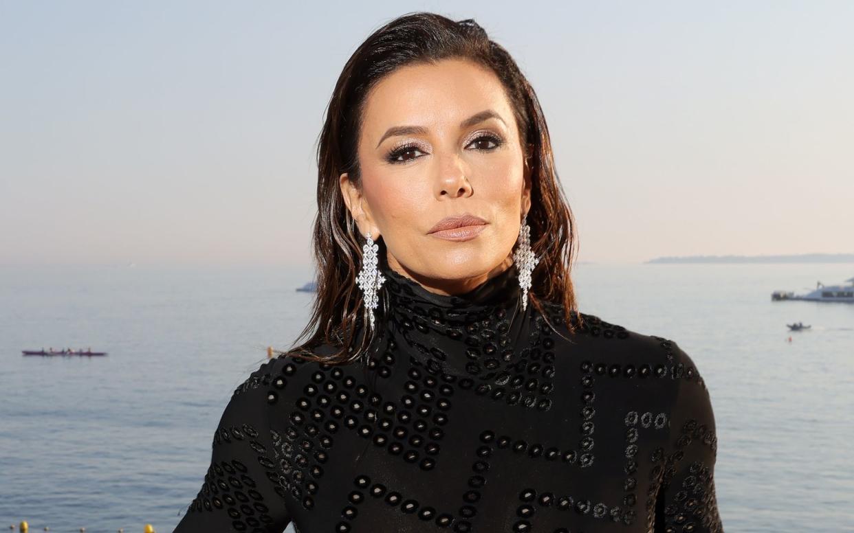 Es sei "eine Illusion, dass Hollywood fortschrittlich ist", kritisiert Eva Longoria. (Bild: 2023 Getty Images for Air Mail / Victor Boyko / Warner Brothers Discovery)