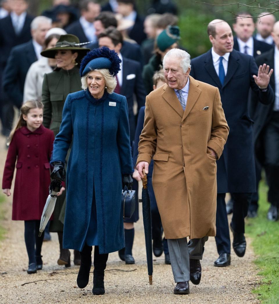 El rey Carlos III celebra su primera Navidad como monarca con la familia real