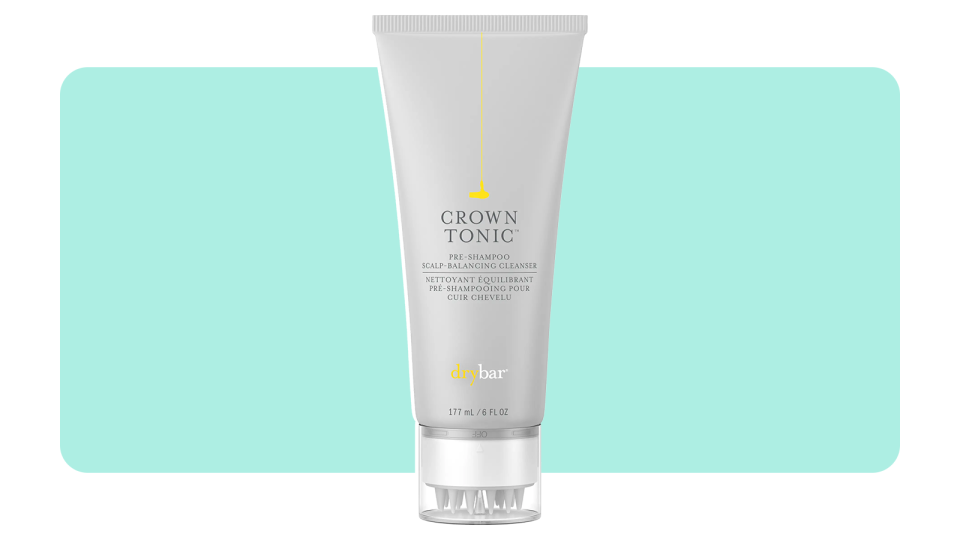 Free your scalp of excess oil and flakes with the Drybar Crown Tonic Pre-Shampoo Scalp-Balancing Cleanser.