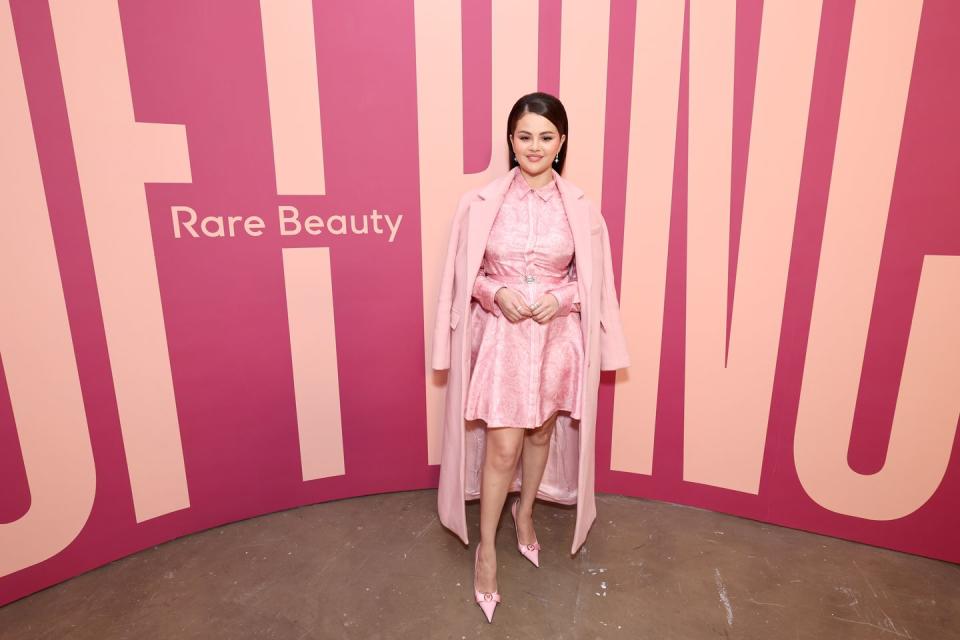 selena gomez revives barbiecore in powderpink