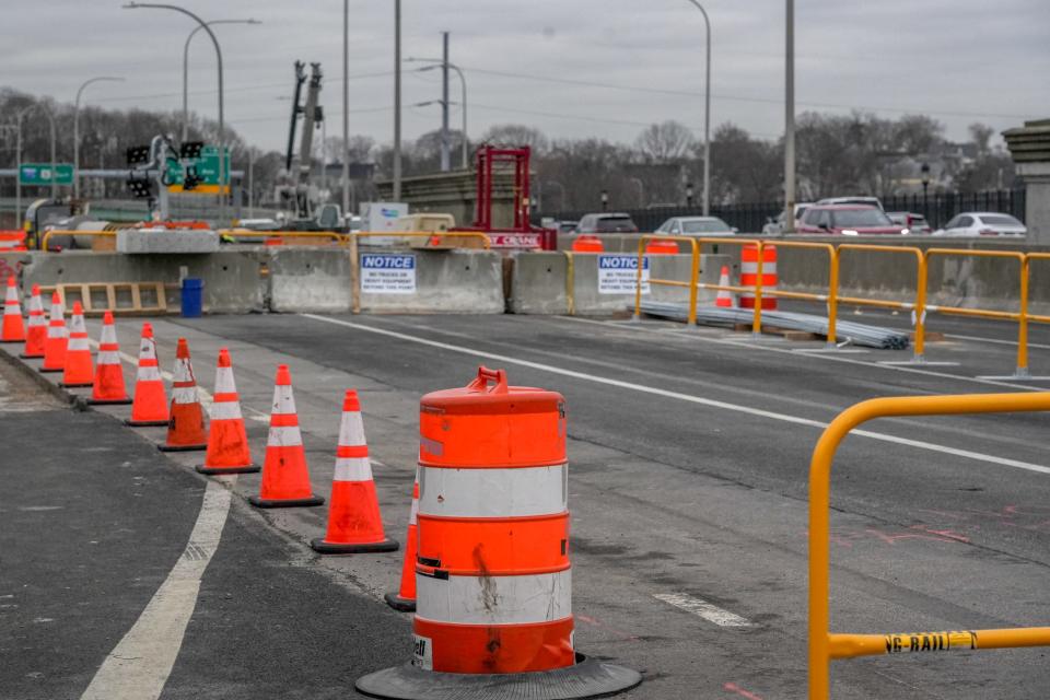 The work site of Washington Bridge westbound, as cars head into Providence on temporary lanes.