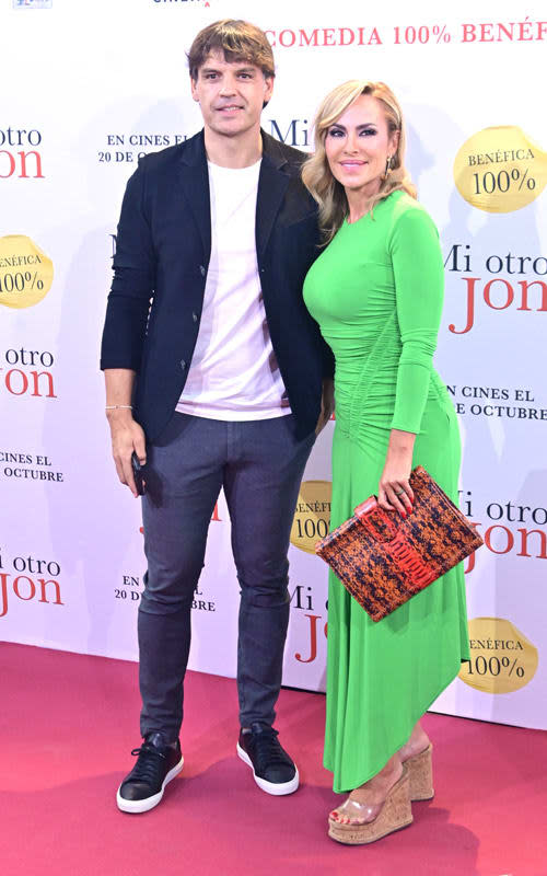 Fernando Morientes junto a su mujer