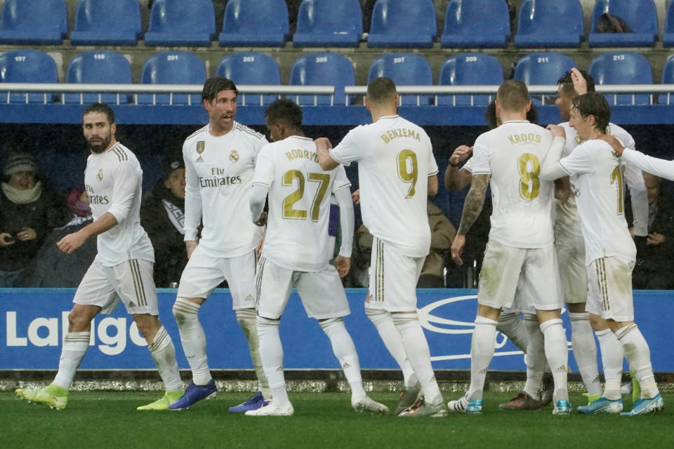 Auch die Stars von Real Madrid beschenkten sich auf der Weihnachtsfeier mit kleinen Dingen. (Bild: Getty Images)