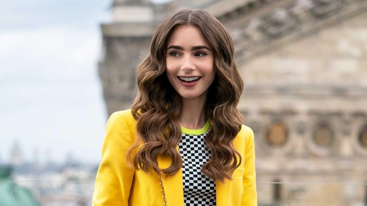 Photo of Lily Collins est de retour en France pour le début de la production de la saison 3 d' »Emilie à Paris »