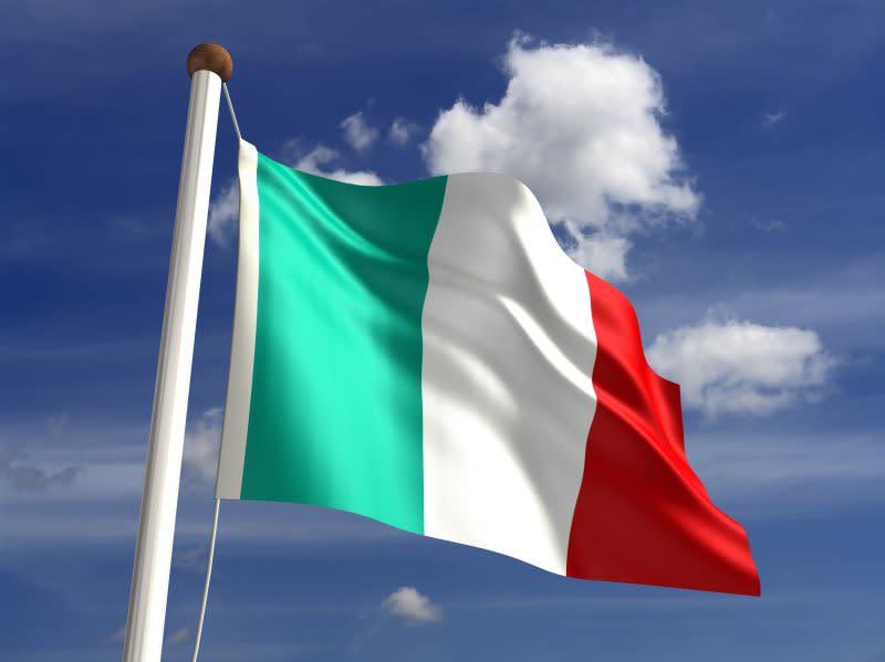 <b>Tassa sul tricolore</b><br><br> Come recita l’articolo 12 della Costituzione, la bandiera della Repubblica è il tricolore italiano, verde, bianco, rosso, a tre bande verticali di uguale dimensione. Per <b>esporre il nostro bel vessillo identitario</b> si deve però pagare una “tassa sulla pubblicità”. Una tassa che, c’è da scommetterci, non piace ai <b>nostalgici del Regno delle due Sicilie e nemmeno a quelli che vorrebbero una Padania libera</b>.