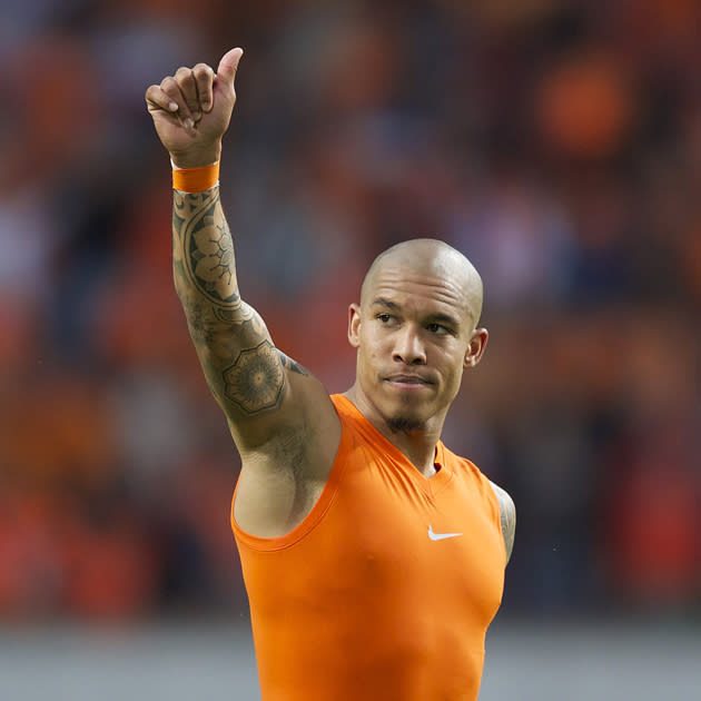 Nom: Nigel de Jong<br>Poste: Milieu<br>Date de naissance (Âge): 30/11/1984 (27)<br>Numéro: 8<br>Club: Man. City (Angleterre ENG)