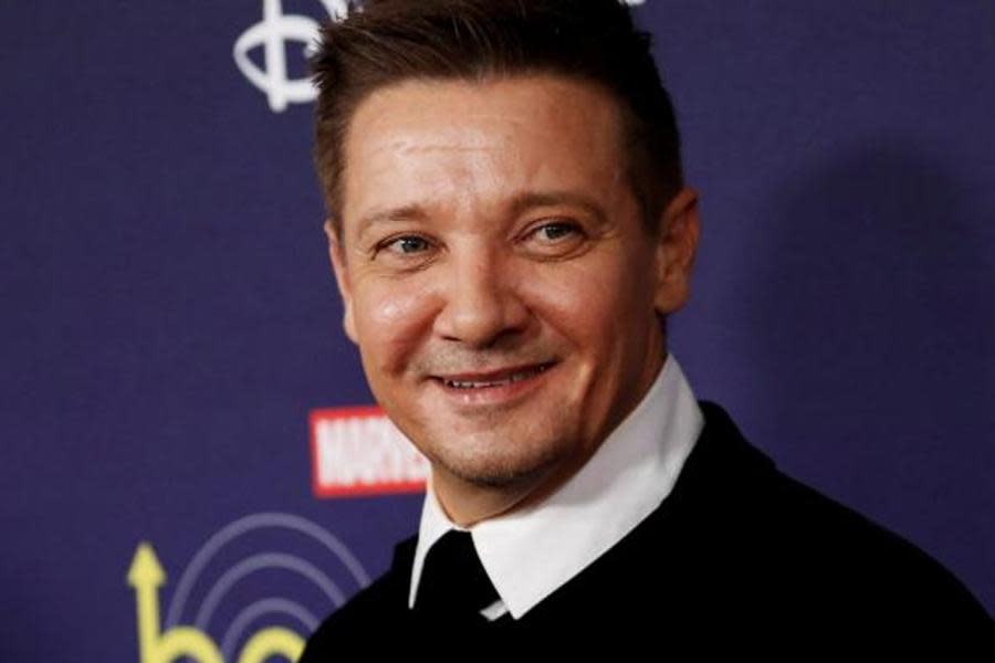 Jeremy Renner, estrella de Avengers, está en condición “critica, pero estable” tras accidente