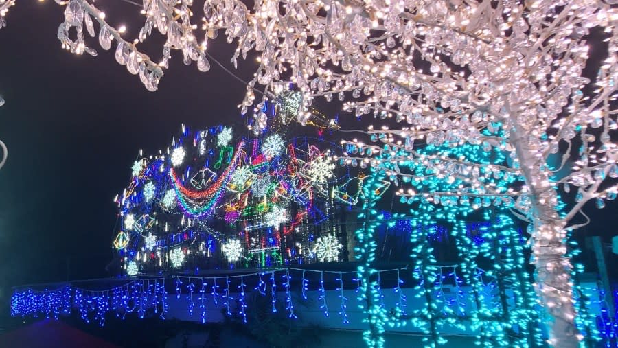 File photo of the Mozart’s Coffee Roasters annual holiday light show. (KXAN Photo/Andrew Choat)