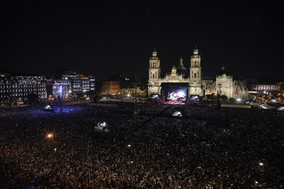 Fabulosos Cadillacs rompen récord de asistencia en el Zócalo de México - Los  Angeles Times