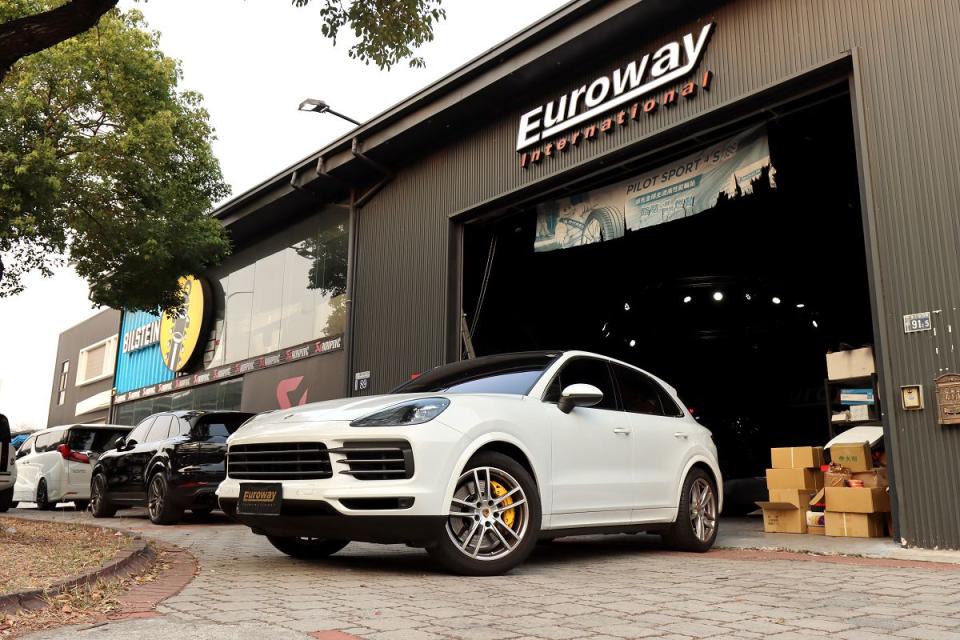 ILSTEIN_B6_Porsche_Cayenne_優路威_20.jpg